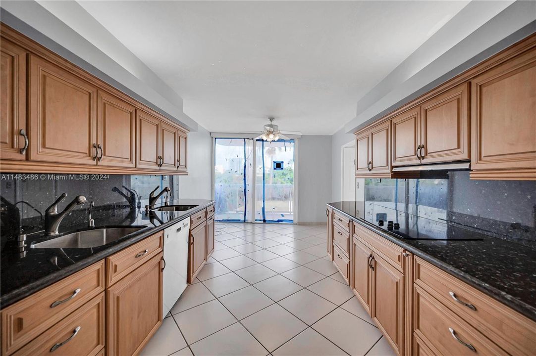 Недавно продано: $1,289,000 (3 спален, 3 ванн, 2388 Квадратных фут)