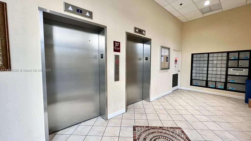 Recently Rented: $2,300 (1 beds, 1 baths, 719 Square Feet)