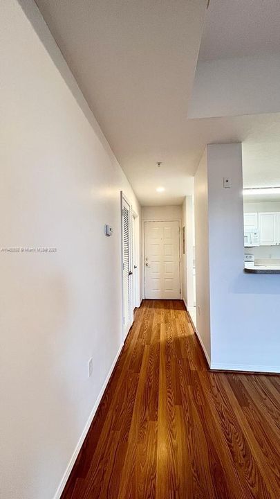Recently Rented: $2,300 (1 beds, 1 baths, 719 Square Feet)