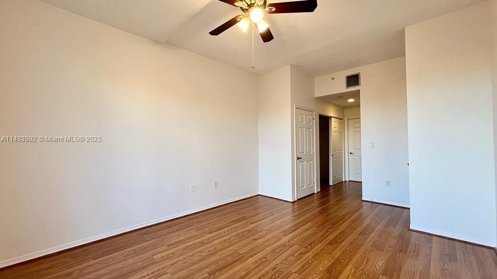 Recently Rented: $2,300 (1 beds, 1 baths, 719 Square Feet)