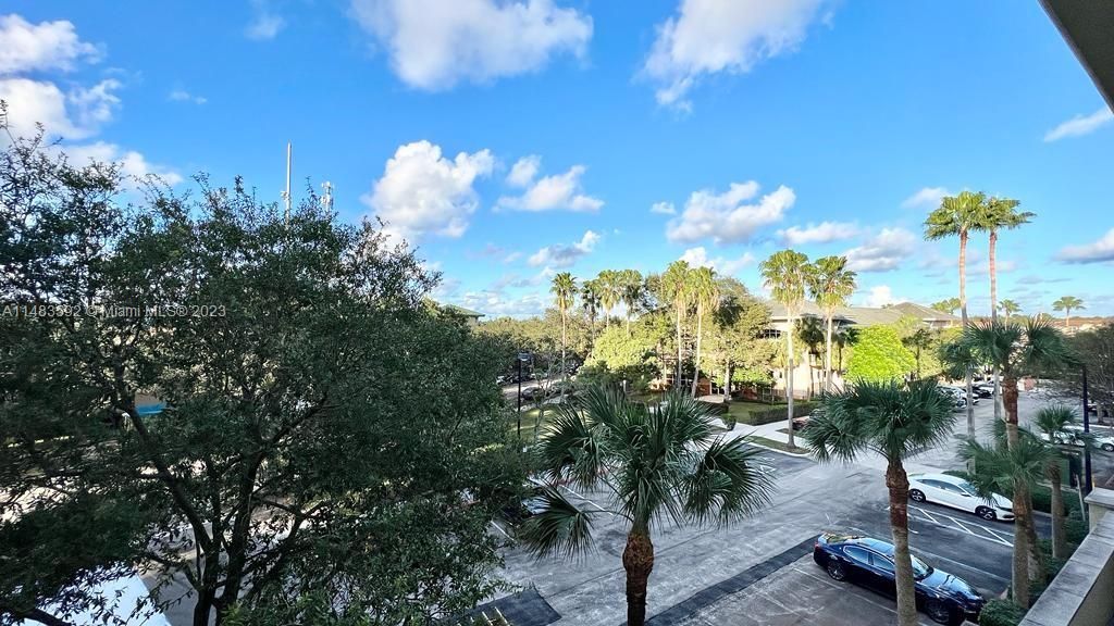 Recently Rented: $2,300 (1 beds, 1 baths, 719 Square Feet)