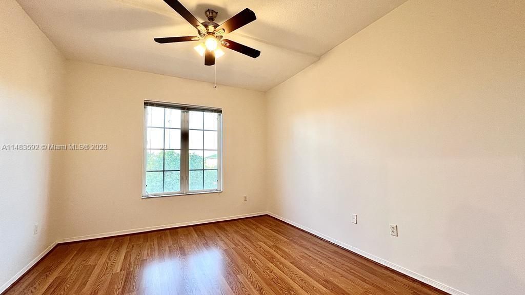 Recently Rented: $2,300 (1 beds, 1 baths, 719 Square Feet)