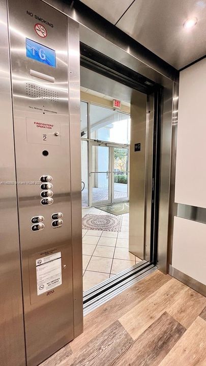 Recently Rented: $2,300 (1 beds, 1 baths, 719 Square Feet)