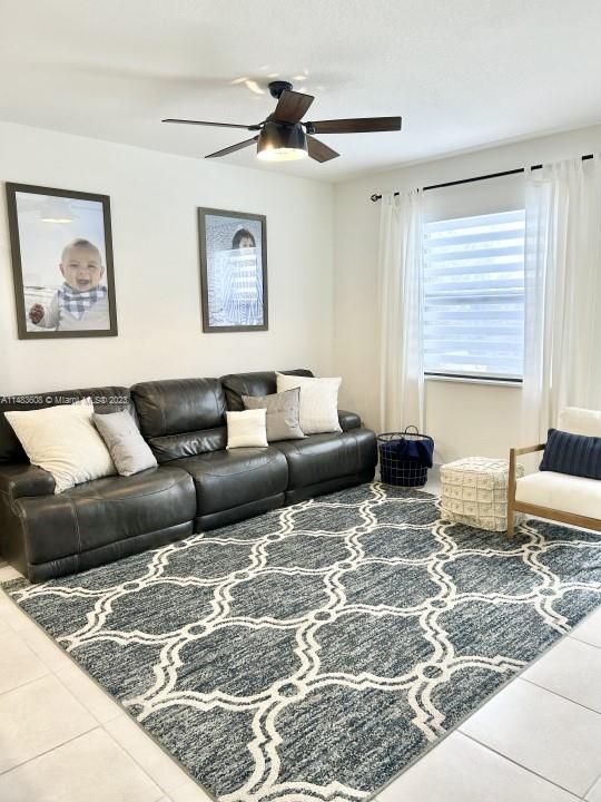 Recently Sold: $690,000 (4 beds, 3 baths, 1901 Square Feet)