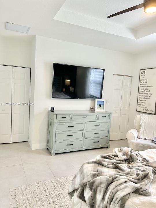 Recently Sold: $690,000 (4 beds, 3 baths, 1901 Square Feet)