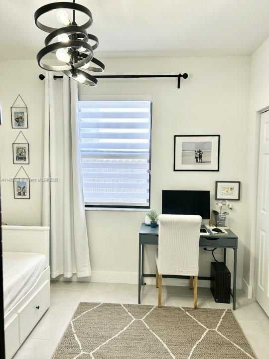 Recently Sold: $690,000 (4 beds, 3 baths, 1901 Square Feet)