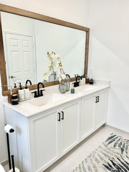 Recently Sold: $690,000 (4 beds, 3 baths, 1901 Square Feet)