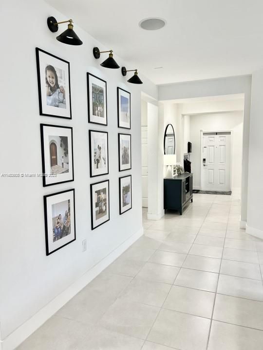 Recently Sold: $690,000 (4 beds, 3 baths, 1901 Square Feet)