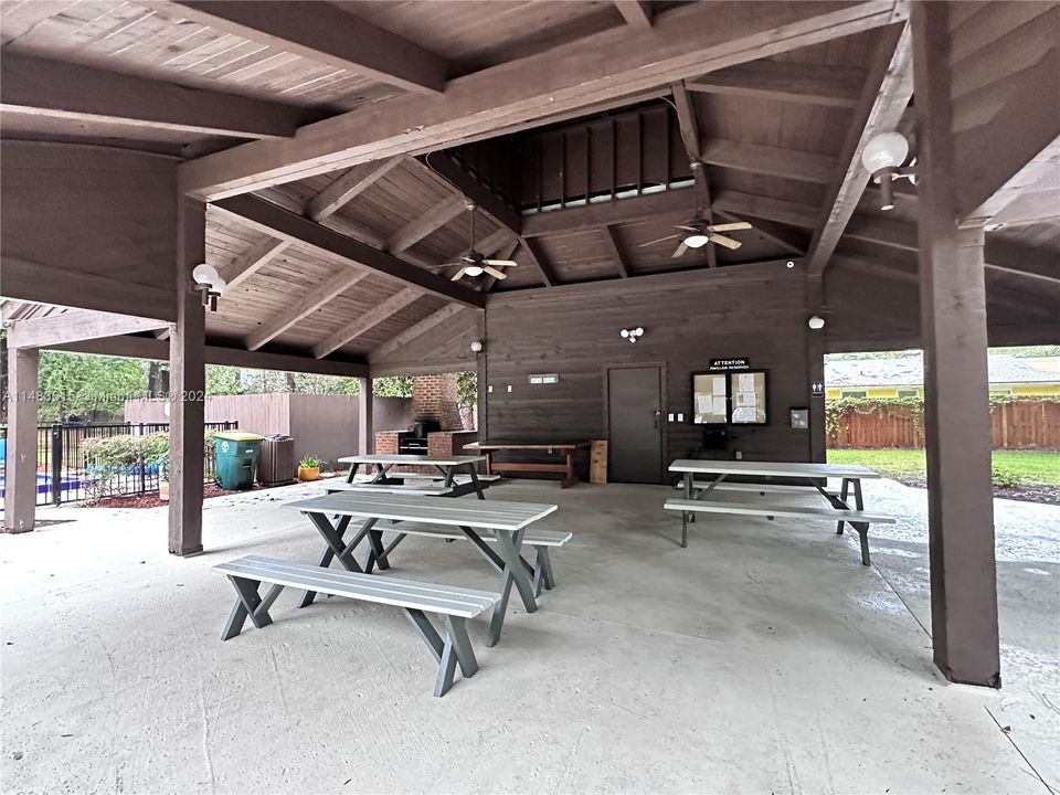 Recently Sold: $269,999 (3 beds, 2 baths, 1586 Square Feet)