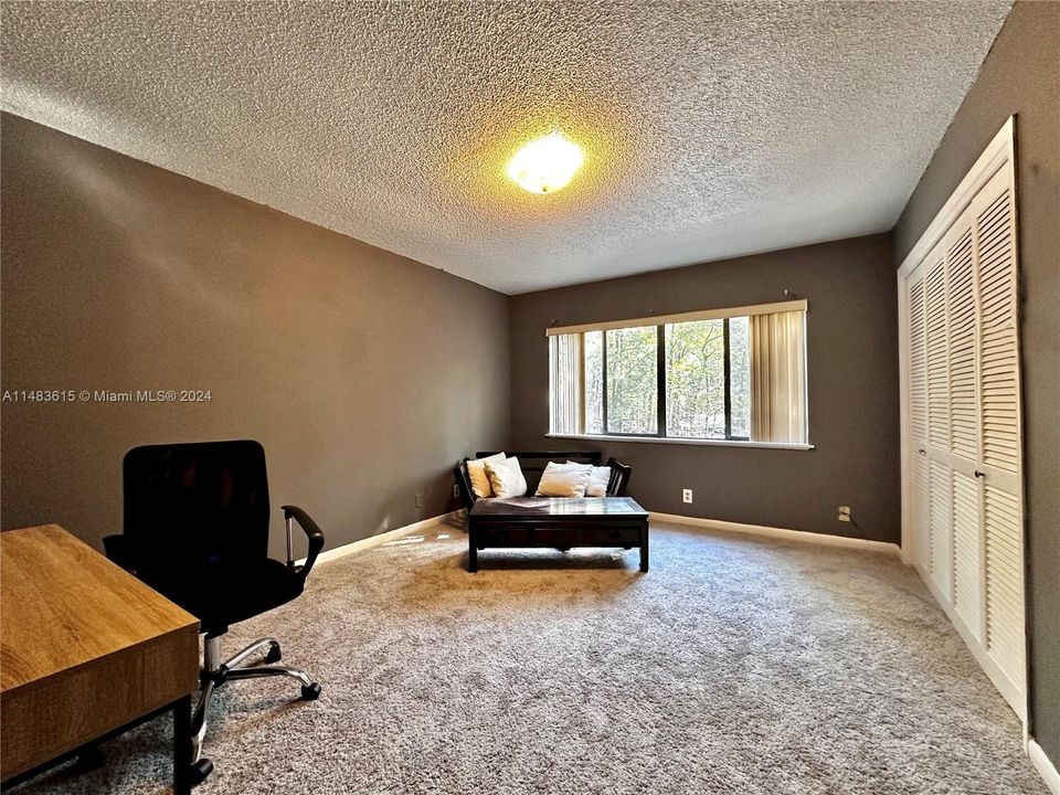 Recently Sold: $269,999 (3 beds, 2 baths, 1586 Square Feet)