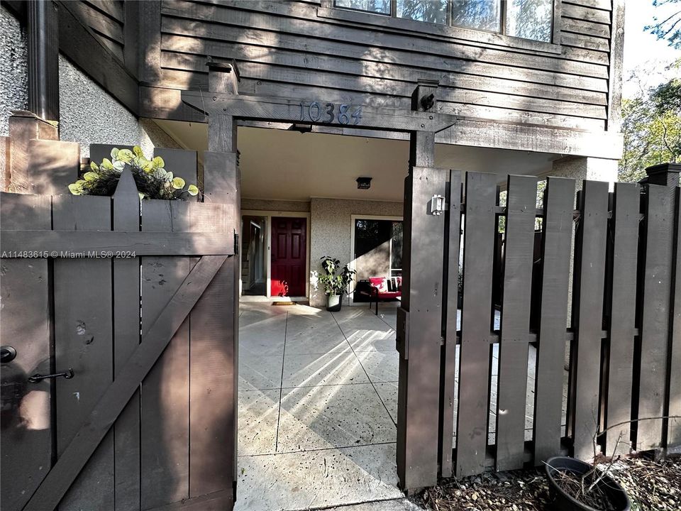 Recently Sold: $269,999 (3 beds, 2 baths, 1586 Square Feet)