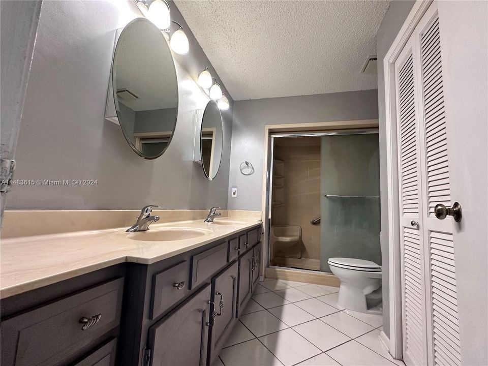 Recently Sold: $269,999 (3 beds, 2 baths, 1586 Square Feet)