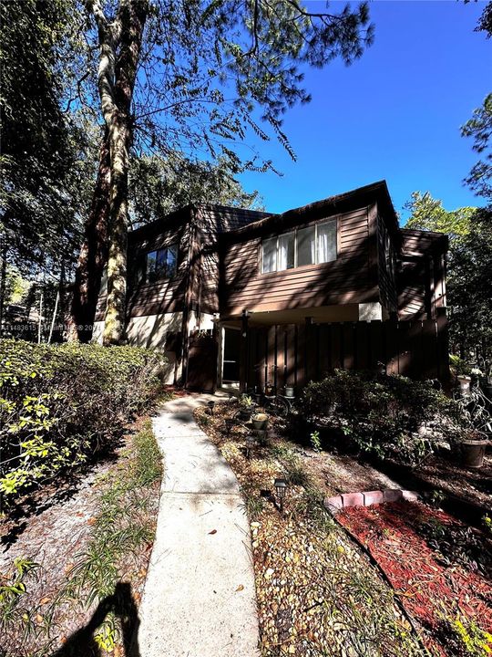 Recently Sold: $269,999 (3 beds, 2 baths, 1586 Square Feet)