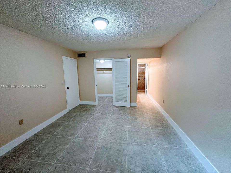 Recently Rented: $1,900 (1 beds, 1 baths, 820 Square Feet)