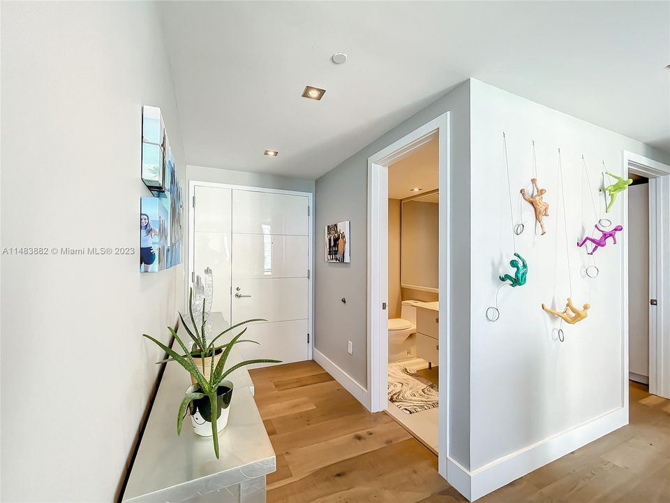 Recently Sold: $2,350,000 (3 beds, 3 baths, 2356 Square Feet)