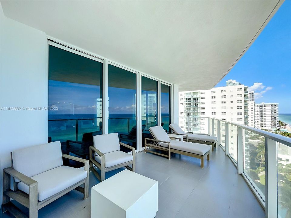 Recently Sold: $2,350,000 (3 beds, 3 baths, 2356 Square Feet)