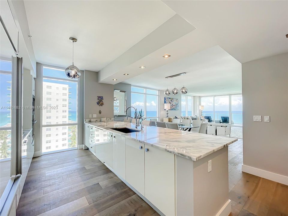 Recently Sold: $2,350,000 (3 beds, 3 baths, 2356 Square Feet)