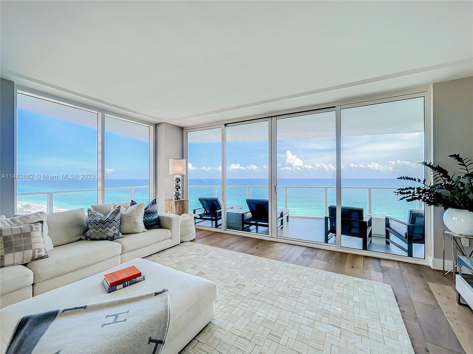 Recently Sold: $2,350,000 (3 beds, 3 baths, 2356 Square Feet)