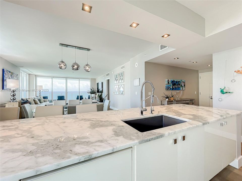 Recently Sold: $2,350,000 (3 beds, 3 baths, 2356 Square Feet)