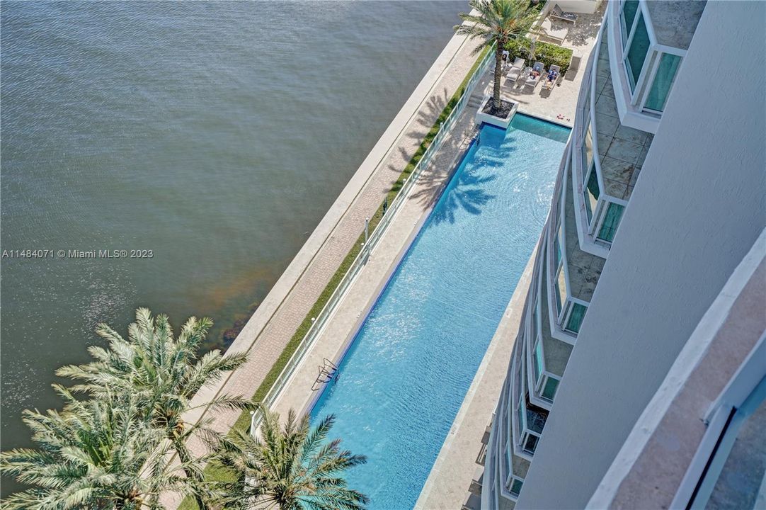 Недавно продано: $1,460,000 (2 спален, 2 ванн, 2980 Квадратных фут)