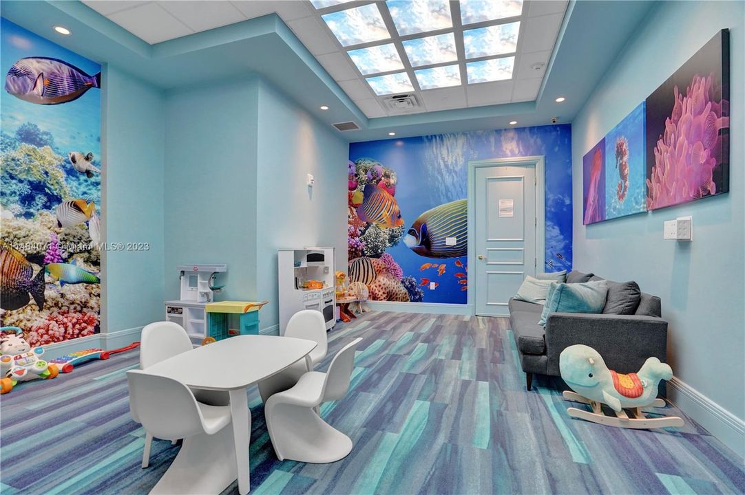 Недавно продано: $1,460,000 (2 спален, 2 ванн, 2980 Квадратных фут)