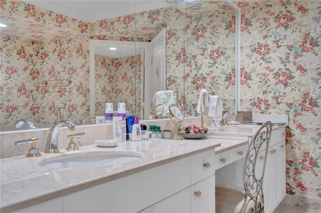 Недавно продано: $1,460,000 (2 спален, 2 ванн, 2980 Квадратных фут)