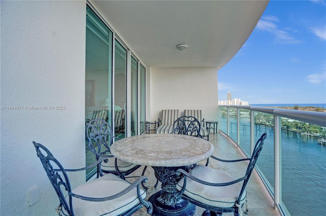 Недавно продано: $1,460,000 (2 спален, 2 ванн, 2980 Квадратных фут)