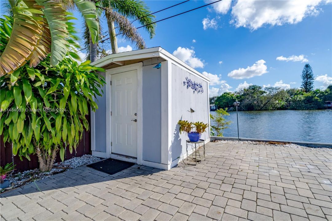 Recently Rented: $3,500 (3 beds, 2 baths, 1300 Square Feet)