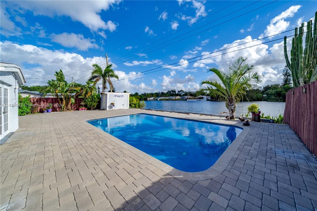 Recently Rented: $3,500 (3 beds, 2 baths, 1300 Square Feet)