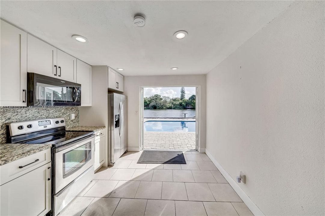 Recently Rented: $3,500 (3 beds, 2 baths, 1300 Square Feet)