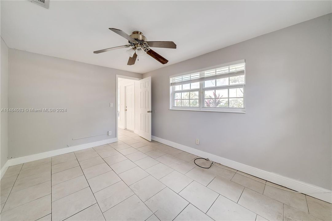 Recently Rented: $3,500 (3 beds, 2 baths, 1300 Square Feet)