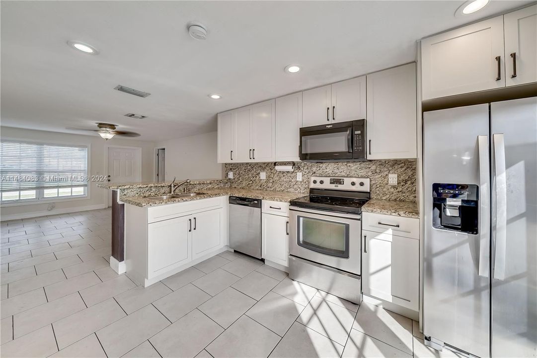 Recently Rented: $3,500 (3 beds, 2 baths, 1300 Square Feet)