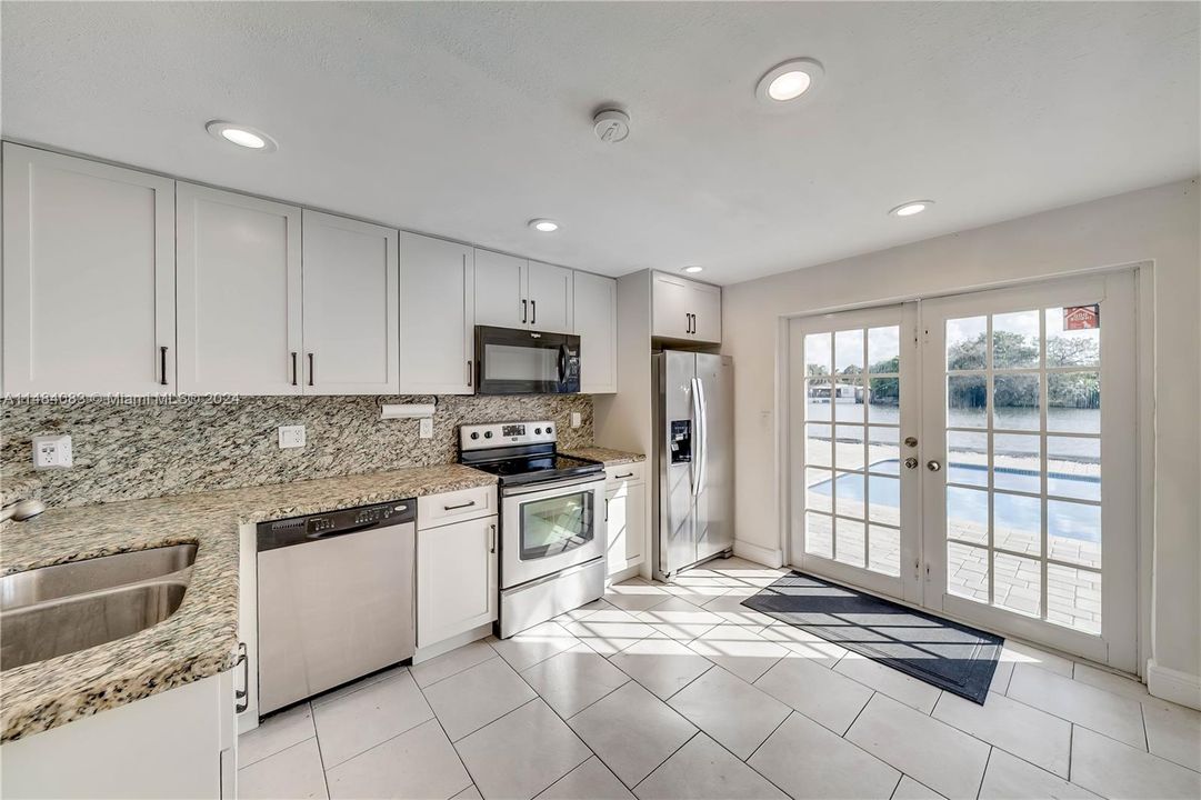 Recently Rented: $3,500 (3 beds, 2 baths, 1300 Square Feet)