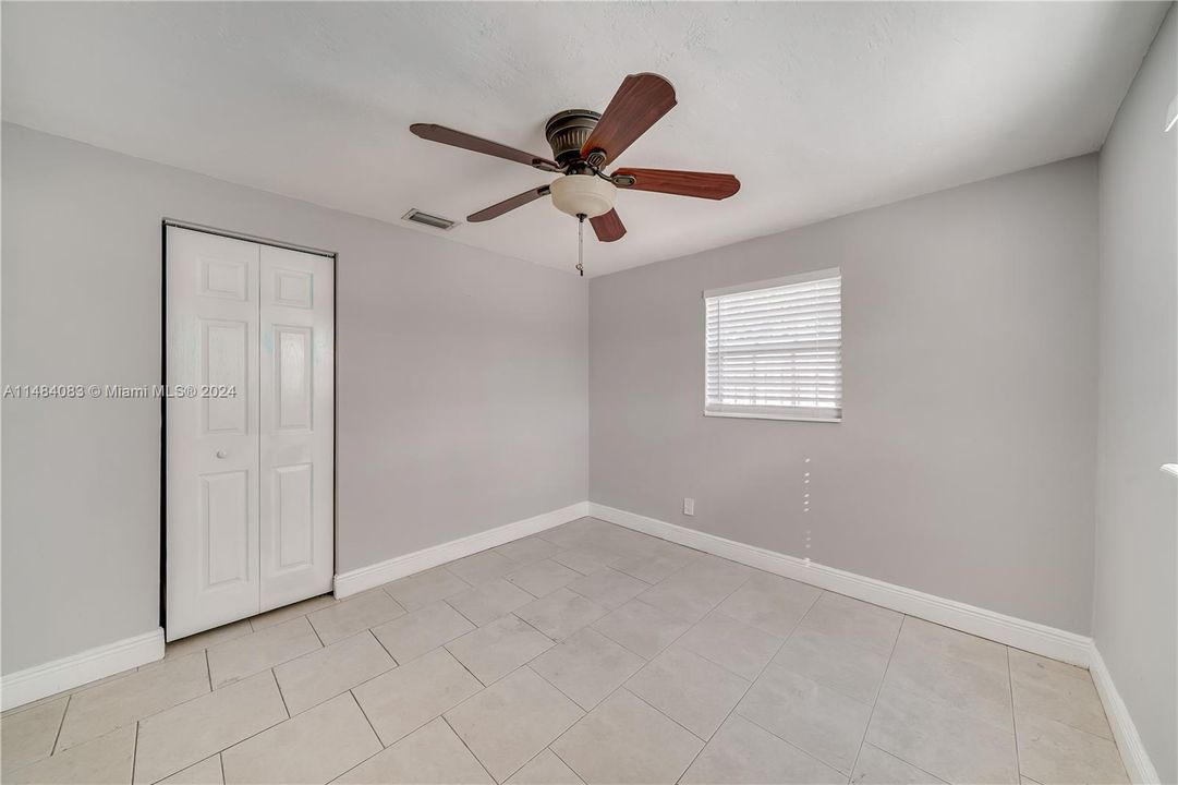 Recently Rented: $3,500 (3 beds, 2 baths, 1300 Square Feet)