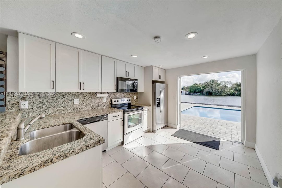 Recently Rented: $3,500 (3 beds, 2 baths, 1300 Square Feet)