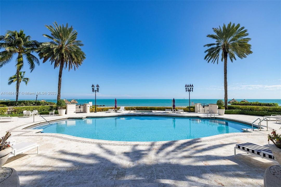 Recently Sold: $6,100,000 (3 beds, 3 baths, 3122 Square Feet)