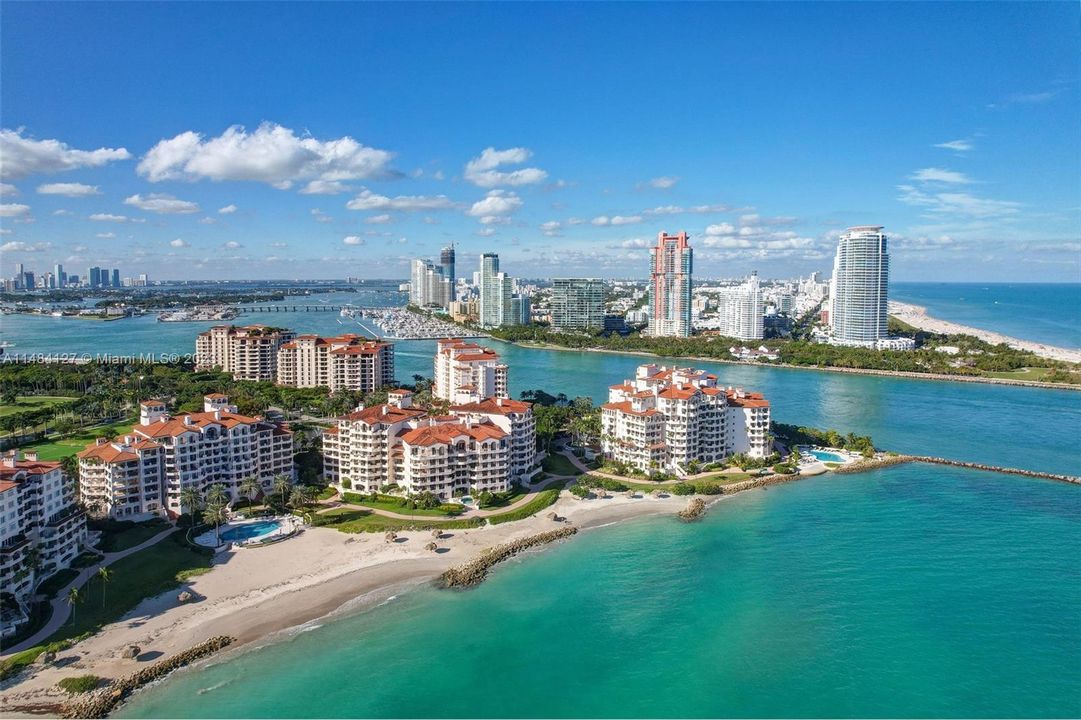 Recently Sold: $6,100,000 (3 beds, 3 baths, 3122 Square Feet)