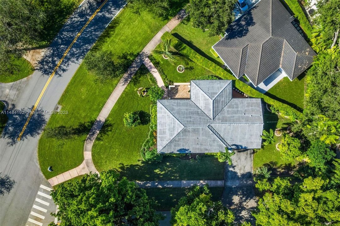 Recently Sold: $1,625,000 (3 beds, 2 baths, 1813 Square Feet)