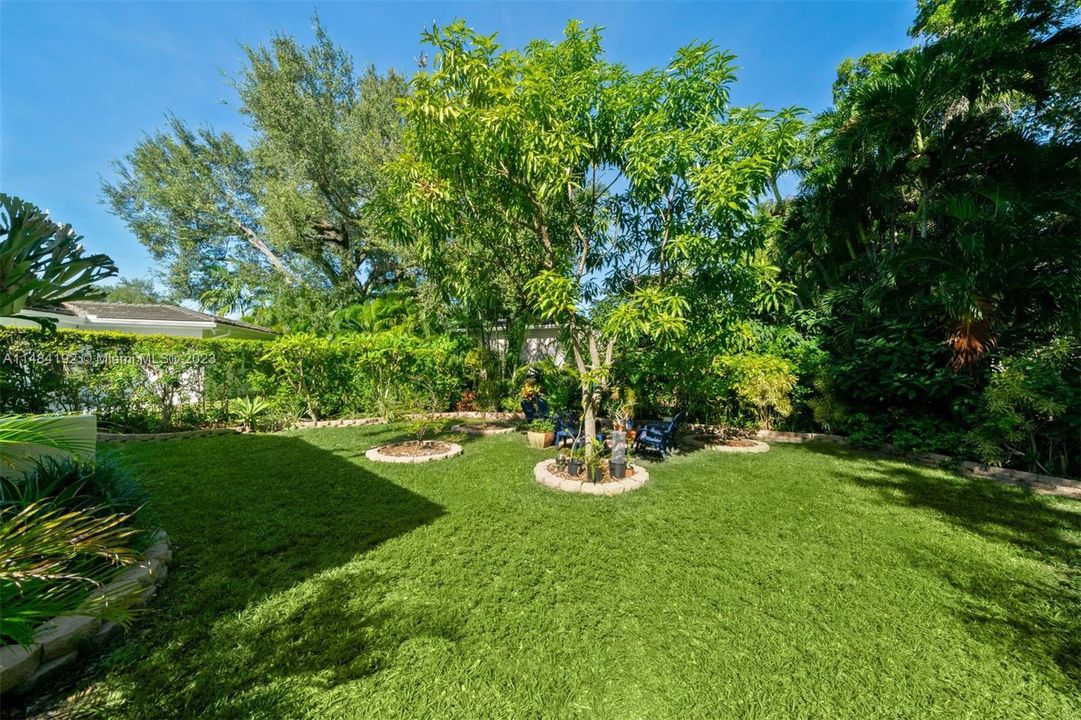 Recently Sold: $1,625,000 (3 beds, 2 baths, 1813 Square Feet)