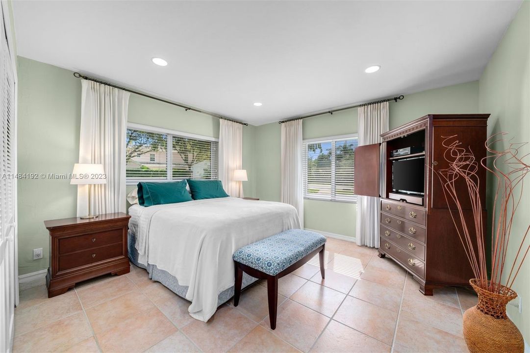 Recently Sold: $1,625,000 (3 beds, 2 baths, 1813 Square Feet)