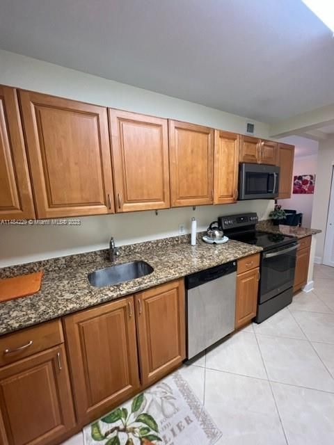 Recently Rented: $2,300 (1 beds, 1 baths, 905 Square Feet)