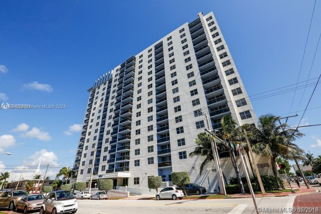 Recently Rented: $2,300 (1 beds, 1 baths, 905 Square Feet)