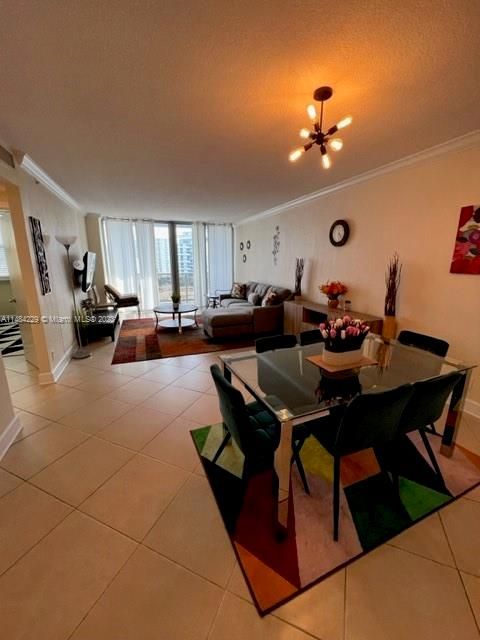 Recently Rented: $2,300 (1 beds, 1 baths, 905 Square Feet)