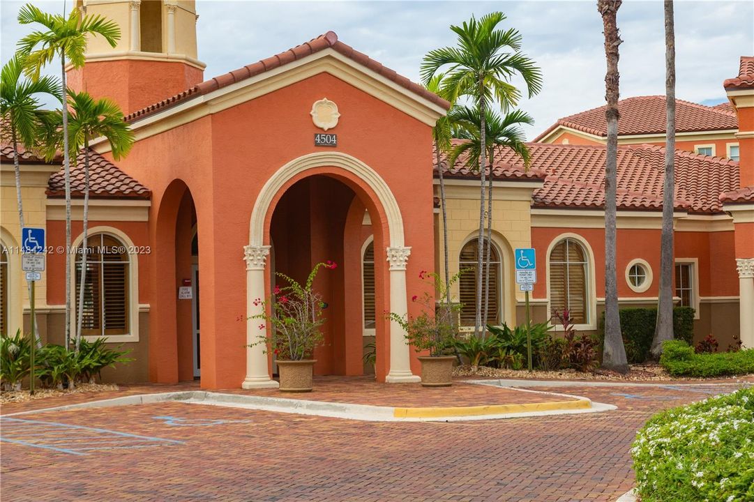 Recently Sold: $380,000 (3 beds, 2 baths, 1183 Square Feet)