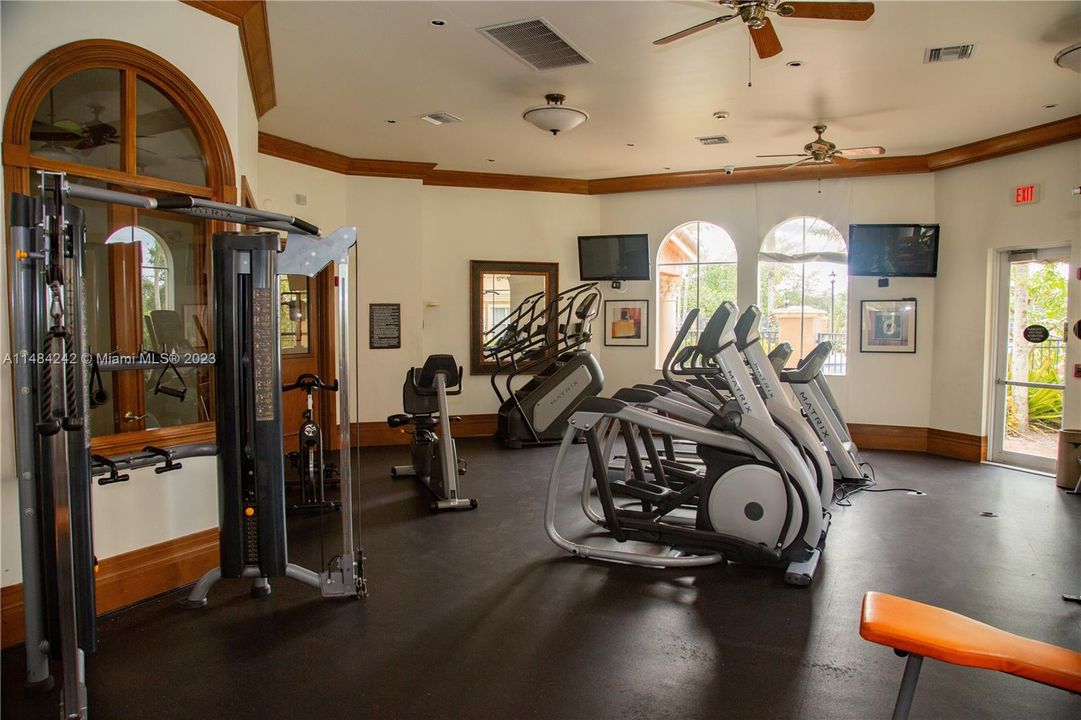 Recently Sold: $380,000 (3 beds, 2 baths, 1183 Square Feet)