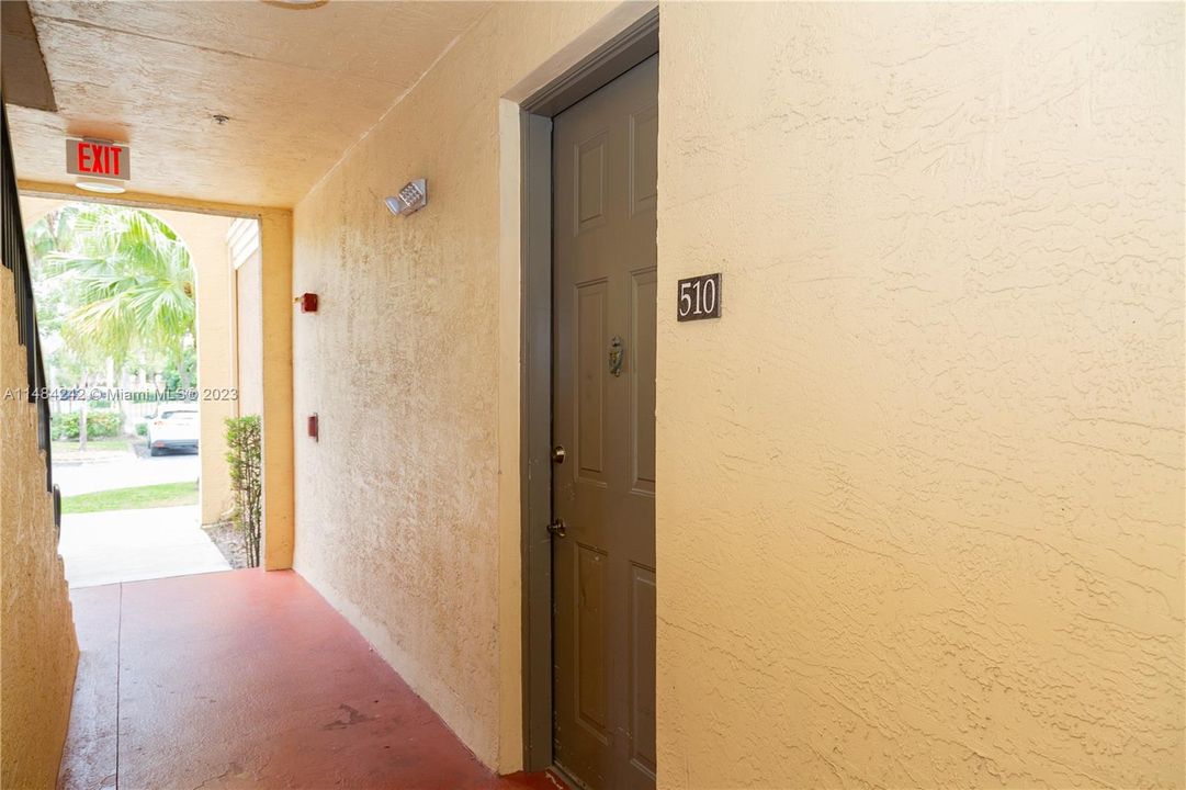 Recently Sold: $380,000 (3 beds, 2 baths, 1183 Square Feet)