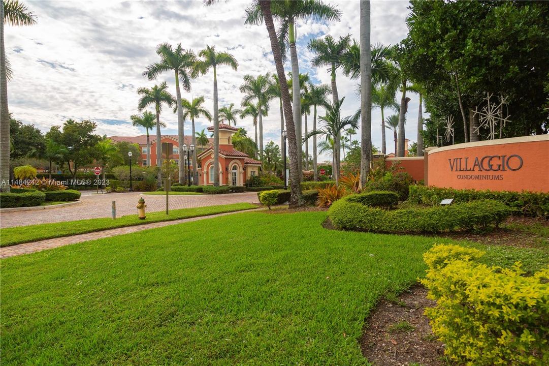 Recently Sold: $380,000 (3 beds, 2 baths, 1183 Square Feet)