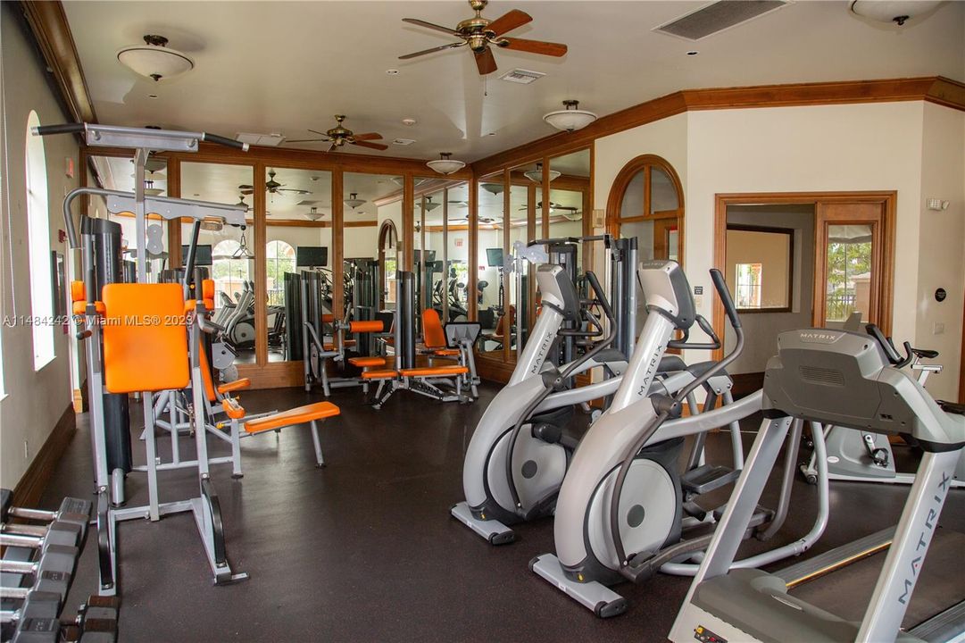 Recently Sold: $380,000 (3 beds, 2 baths, 1183 Square Feet)