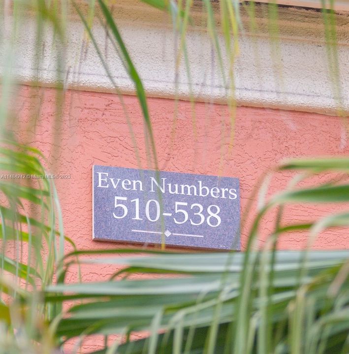 Recently Sold: $380,000 (3 beds, 2 baths, 1183 Square Feet)