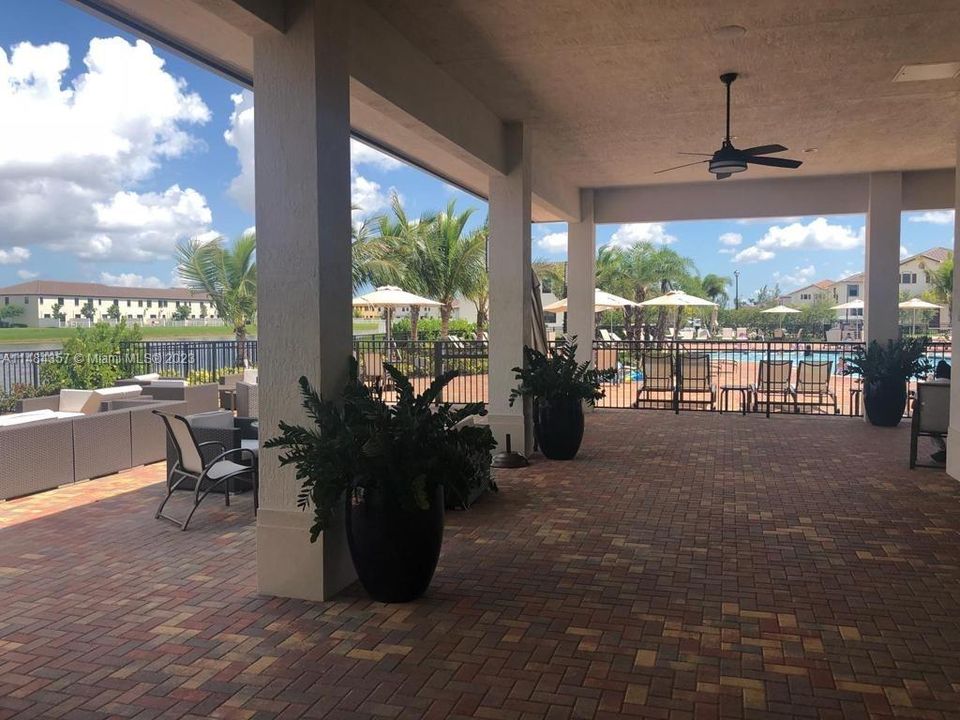 Recently Rented: $3,450 (3 beds, 2 baths, 2025 Square Feet)